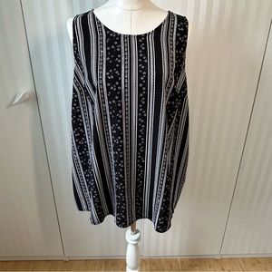 Lane Bryant black and white sleeveless blouse Size 16